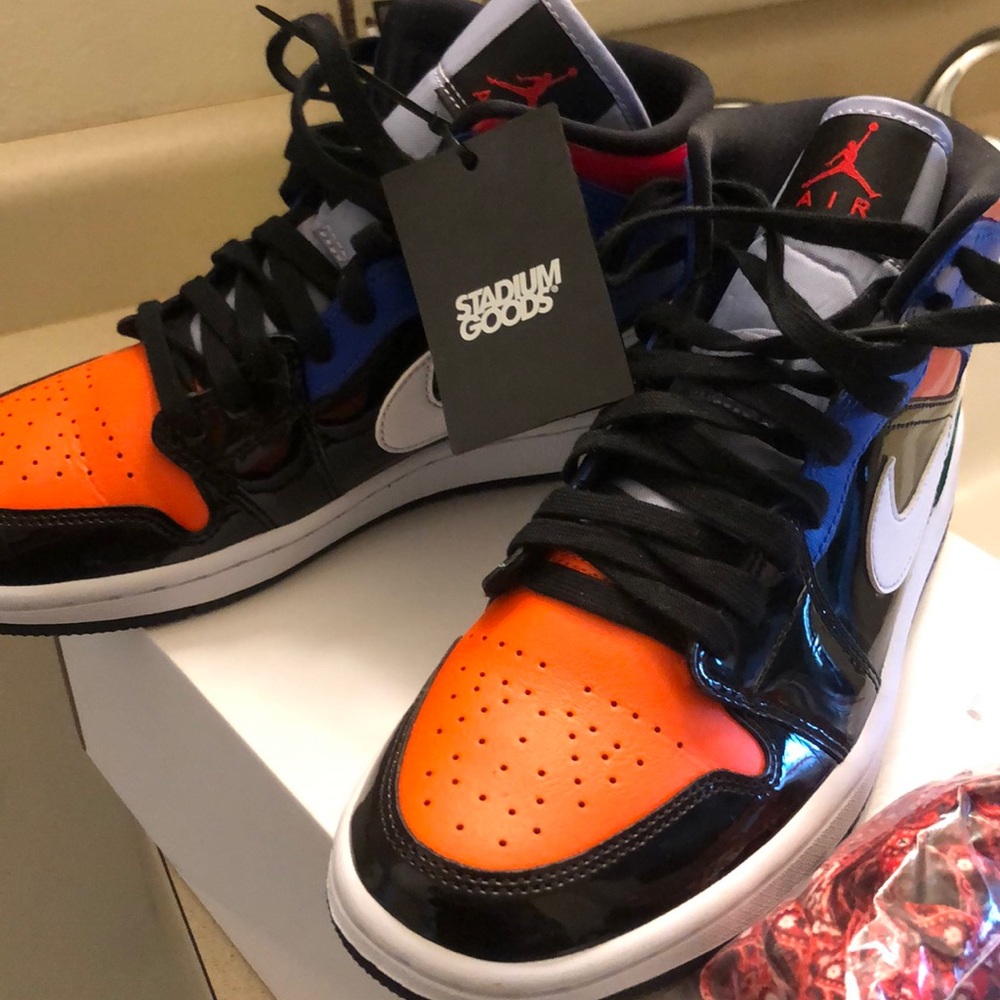 Air Jordan 1 MID